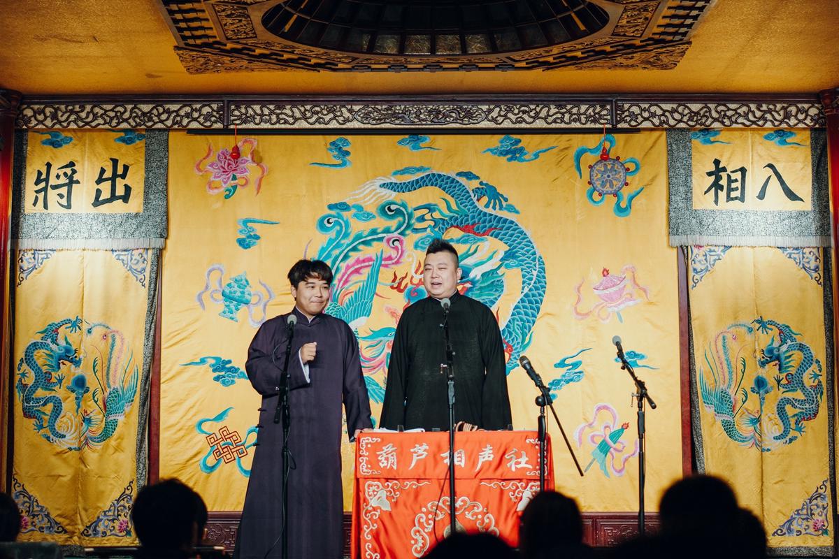 第一场，右边是马驰，左边不知