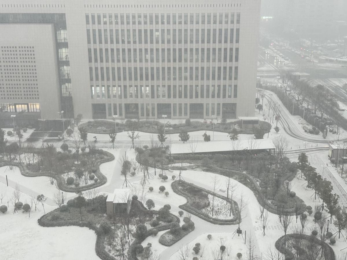 16时49分拍摄的窗外 16时49分拍摄的窗外