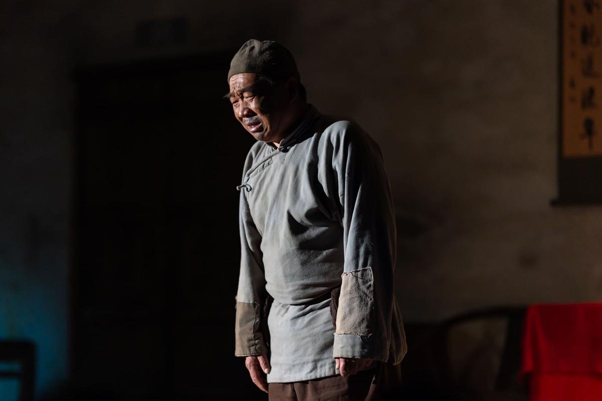 第一幕某村民家里 第一幕某村民家里