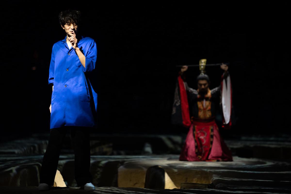 工作人员与周朝天子 工作人员与周朝天子