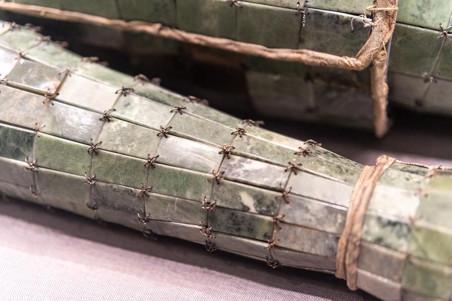 金缕玉衣-胳膊细节 金缕玉衣-胳膊细节