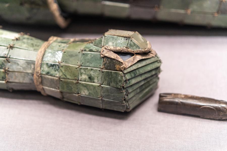 金缕玉衣-手部细节 金缕玉衣-手部细节