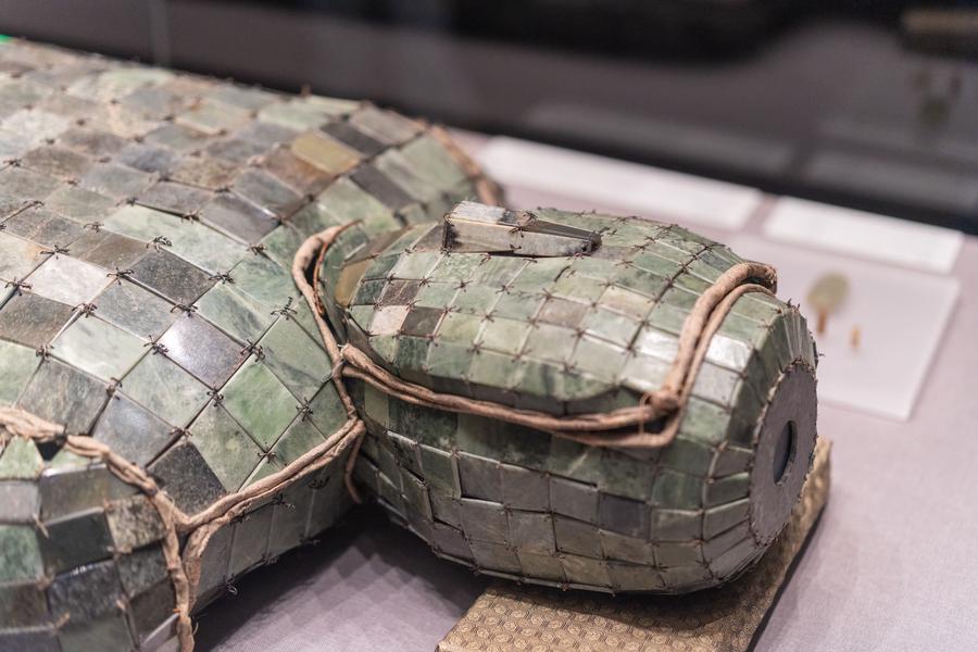 金缕玉衣-头部细节 金缕玉衣-头部细节