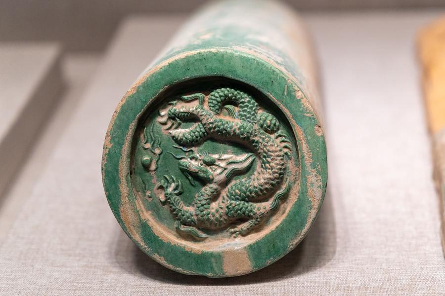 绿釉琉璃龙纹瓦当 绿釉琉璃龙纹瓦当