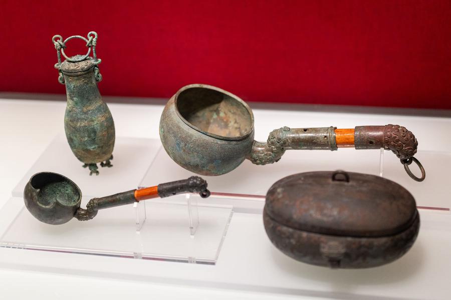 蟠虺纹青铜器组 蟠虺纹青铜器组