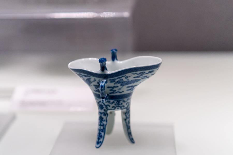 青花云鹤纹瓷爵 青花云鹤纹瓷爵