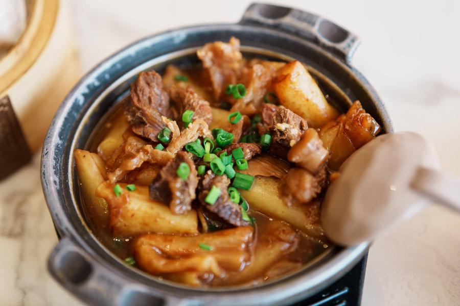 牛腩啫啫猪肠粉