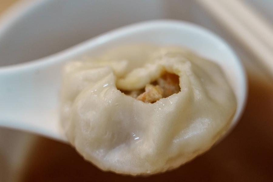 蟹粉鸡汤灌汤包